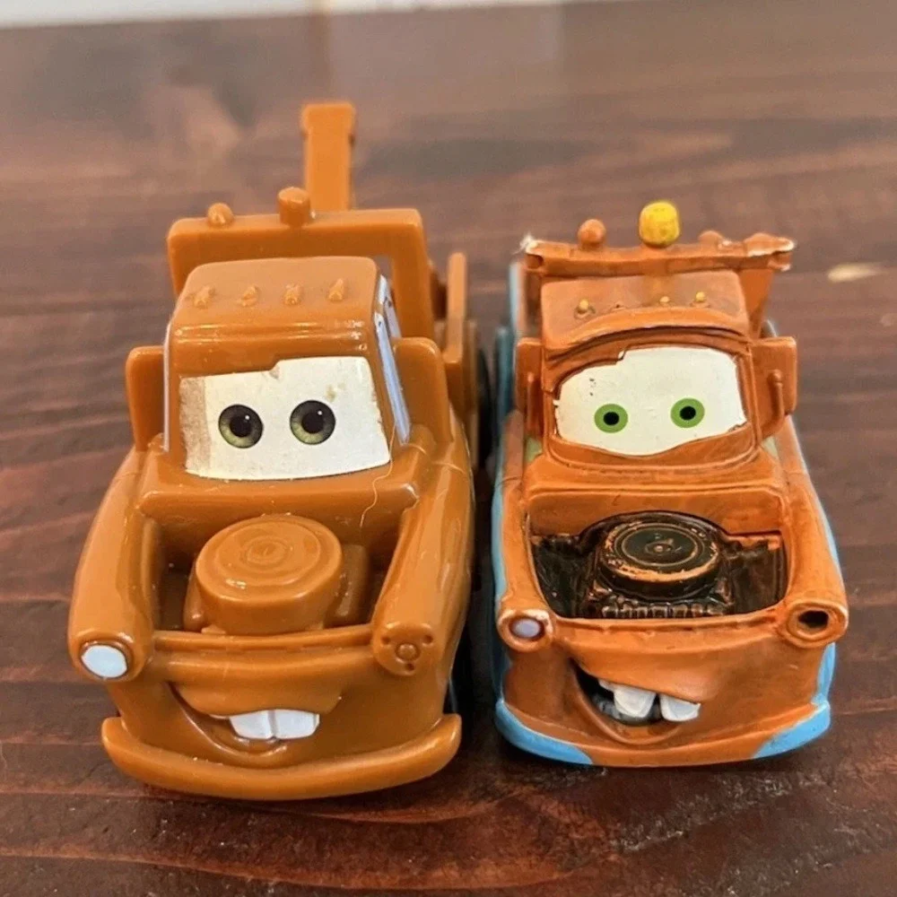 Disney Pixar Cars Mater Plastic Lot 2 Pack Tow Mater‎ Rust-Eze Tune-Up